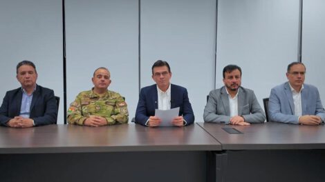 varias personas en un meson