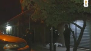 oficiales en el lugar