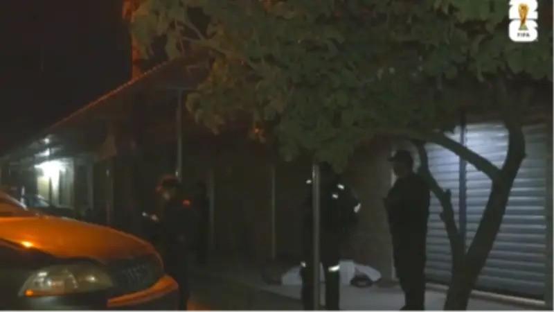 oficiales en el lugar