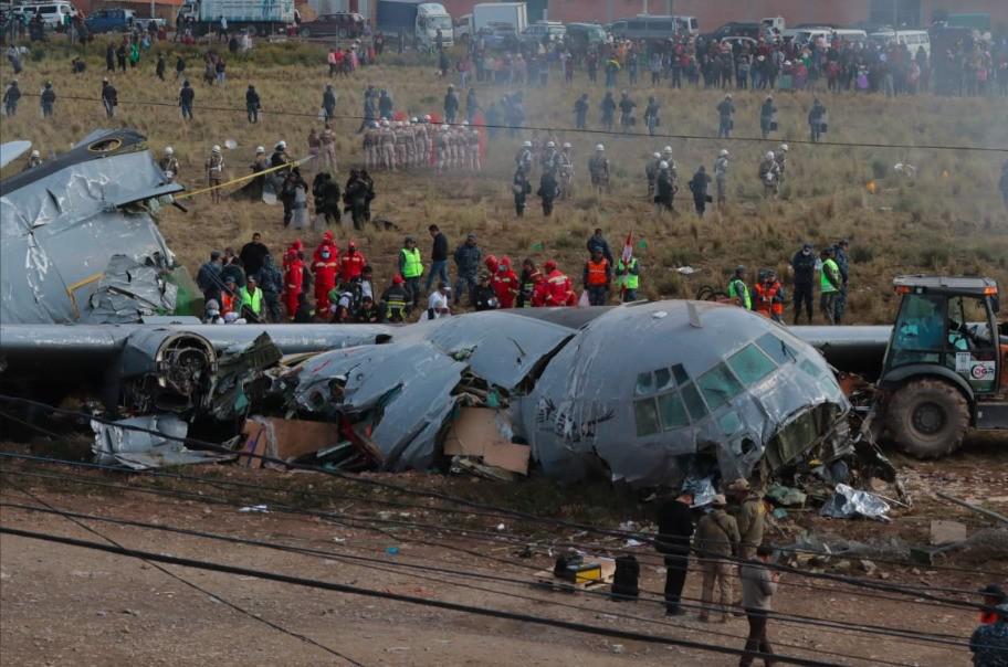 Tras trágico accidente aéreo, fuerzas policiales aprehenden a 51 personas acusadas de sustraer dinero sin valor aprovechándose del suceso