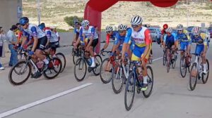 Torneo nacional de ciclismo, Sucre organizador de la competencia, buena cantidad de ciclistas en el torneo