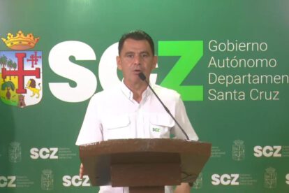 un señor hablando