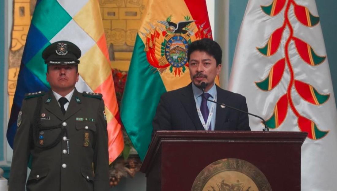 Ministro de Relaciones Exteriores, Fernando Aramayo, en conferencia de prensa