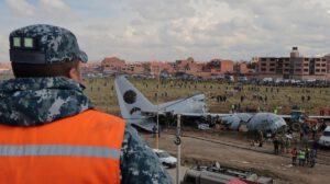 Detención preventiva para 26 de los 49 aprehendidos por robo de dinero en el siniestro aéreo en El Alto