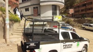 policía investiga feminicidio en La Paz