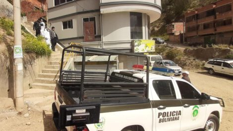 policía investiga feminicidio en La Paz