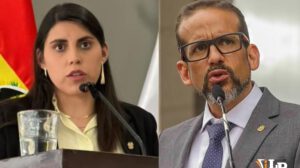 La Viceministra de Autonomías, Andrea Barrientos y el gobernador de Santa Cruz, Luis Fernando Camacho