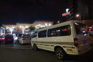 YPFB comenzó a distribuir gasolinaen Santa Cruz  con aditivos y hará la propio esta jornada en La Paz