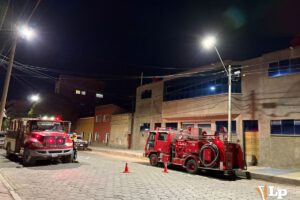 dos carros bomberos