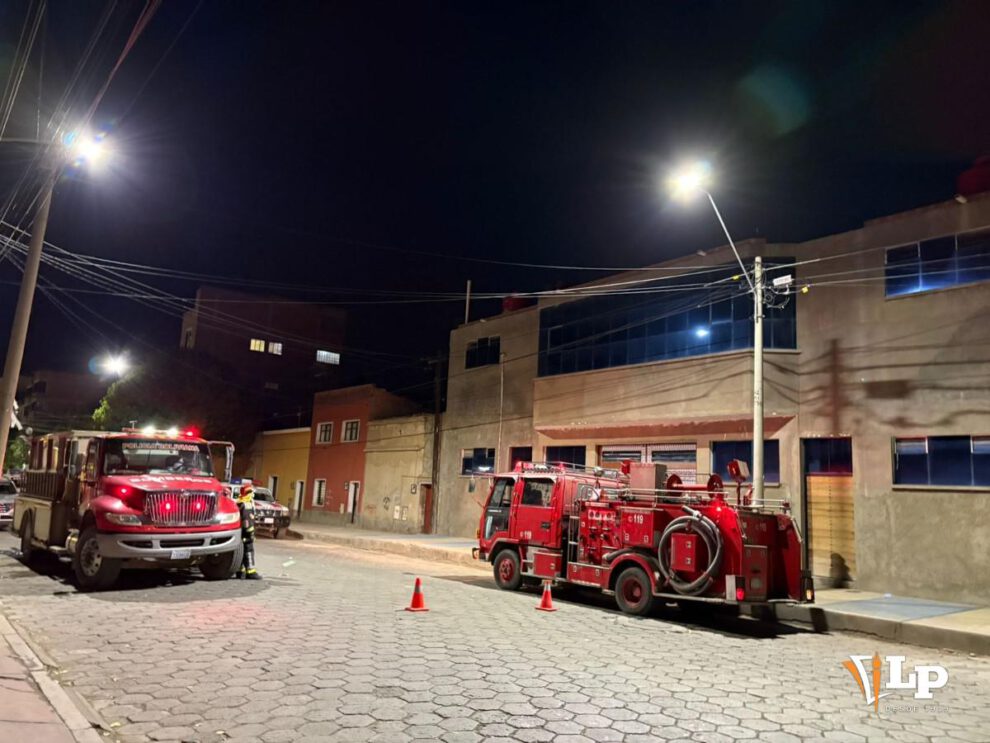 dos carros bomberos