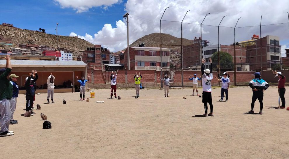 Béisbol Oruro, Capacitación Entrenadores de Universidad de Fukuoka, Federación Boliviana de Béisbol y Softbol