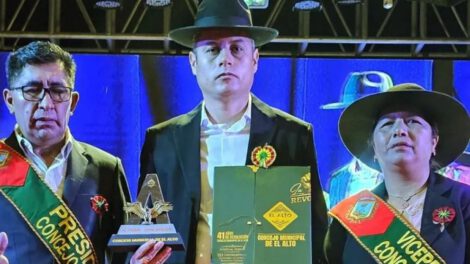 El vicepresidente Edmand Lara en los actos por el aniversario de la ciudad de El Alto