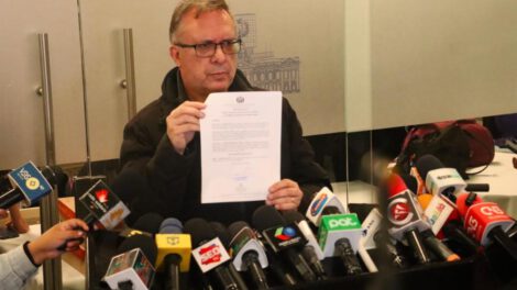 El diputado Carlos Alarcón propone legalizar la totalidad de los billetes de la Serie B para proteger la economía del ciudadano.