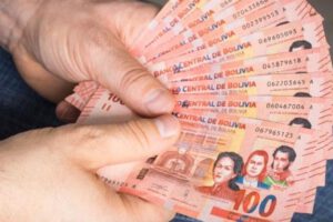 La masa de billetes que representa la planilla salarial