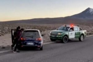 Carabineros frenan tráfico de vehículos robados rumbo a Bolivia