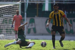 Torneo de Verano, Victoria de Visita de The Strongest, Marcelo Martins anotó de penal