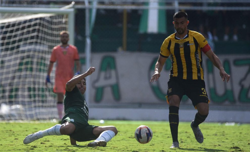 Torneo de Verano, Victoria de Visita de The Strongest, Marcelo Martins anotó de penal