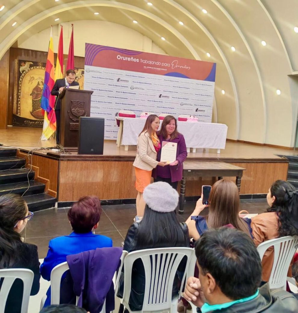 Reconocimiento a mujeres
