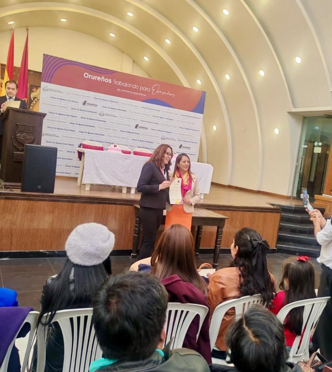 Reconocimiento a mujeres