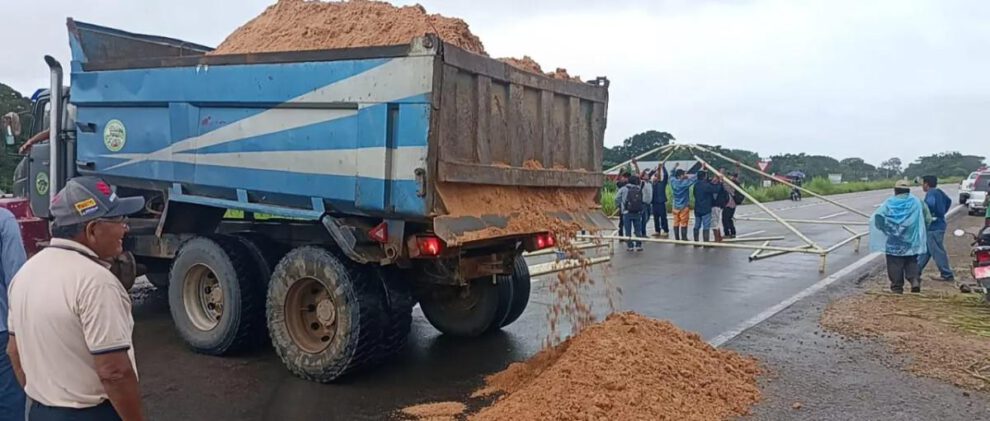 una bolqueta y personas