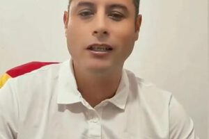 Edmand Lara en una transmisión en vivo