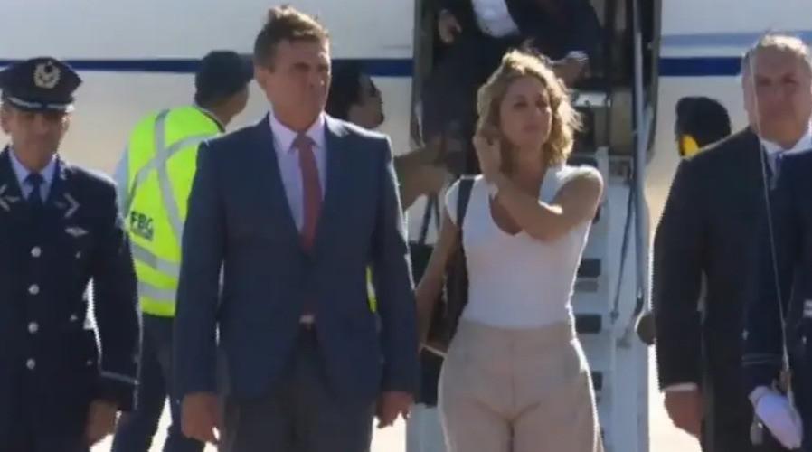 Rodrigo Paz junto a su esposa