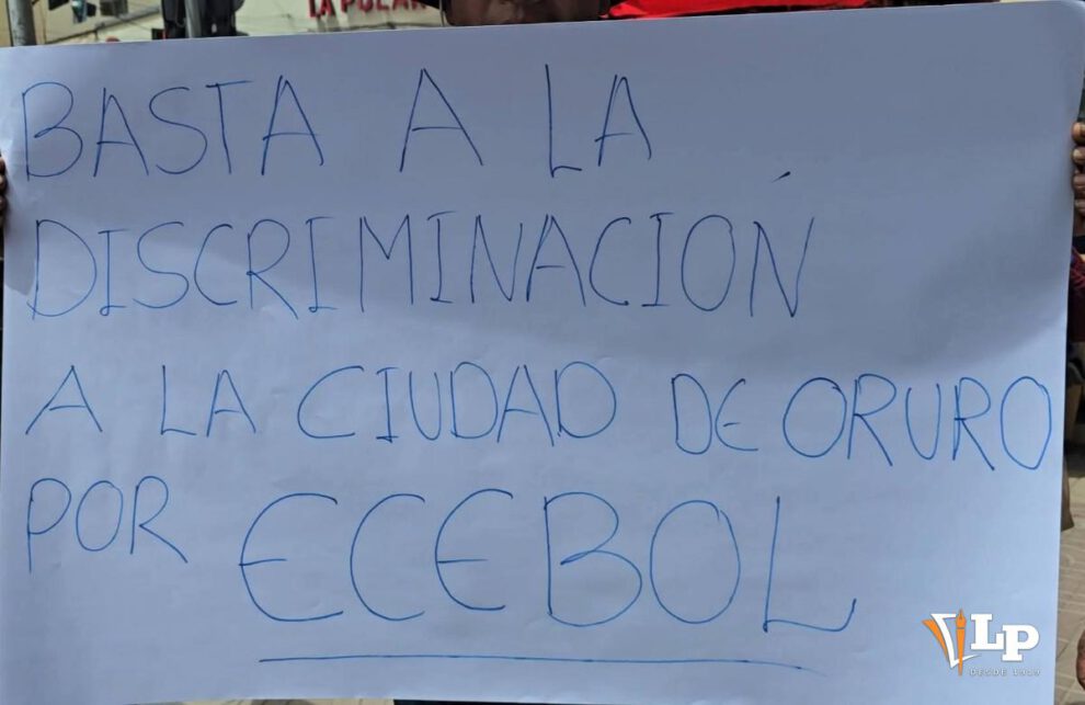 Letrerok de protesta contra Ecebol