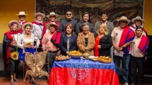 varias personas en una reunión