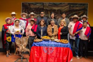 varias personas en una reunión