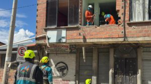 obreros en una construccion