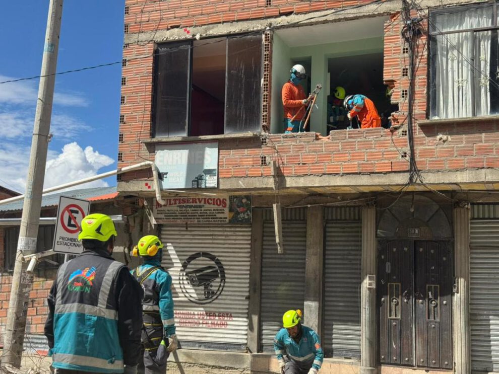 obreros en una construccion