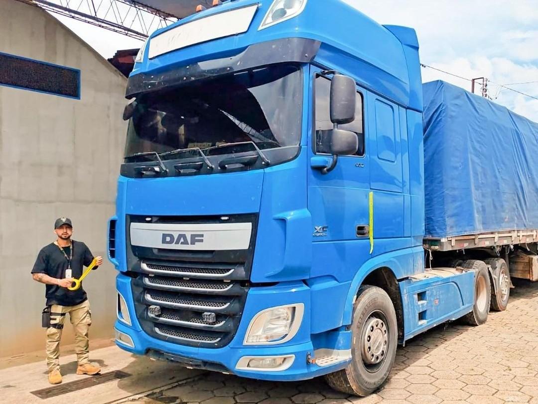 Camión ingresaba productos extranjeros ilegales a Santa Cruz