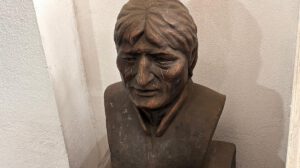 Busto de Evo Morales en el Palacio Legislativo