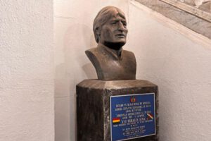 El busto de Evo Morales en el edificio Legislativo