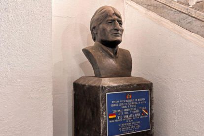 El busto de Evo Morales en el edificio Legislativo