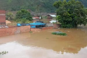 Más de 800 familias han sido afectadas por las inundaciones recientes.