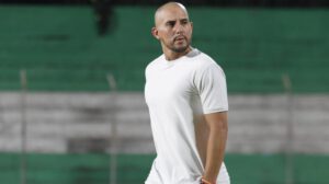 Independiente destituye a su entrenador, René Hinojosa no va más en Independiente, A un mes de jugar Copa Sudamericana