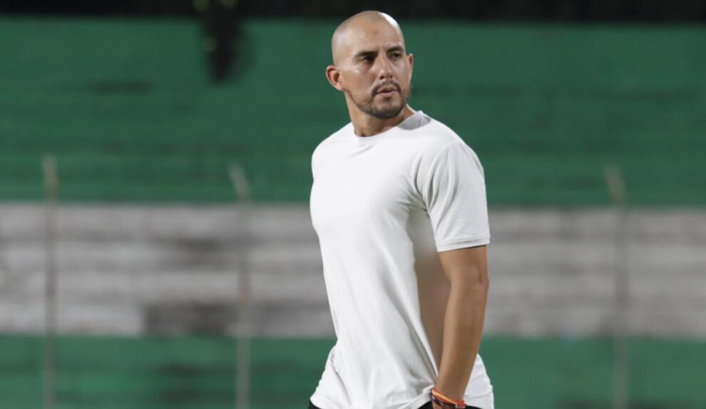 Independiente destituye a su entrenador, René Hinojosa no va más en Independiente, A un mes de jugar Copa Sudamericana