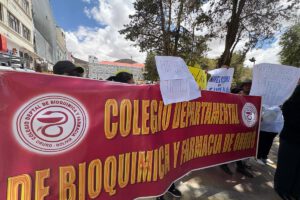 Protesta del Colegio de Bioquimica y Farmacia