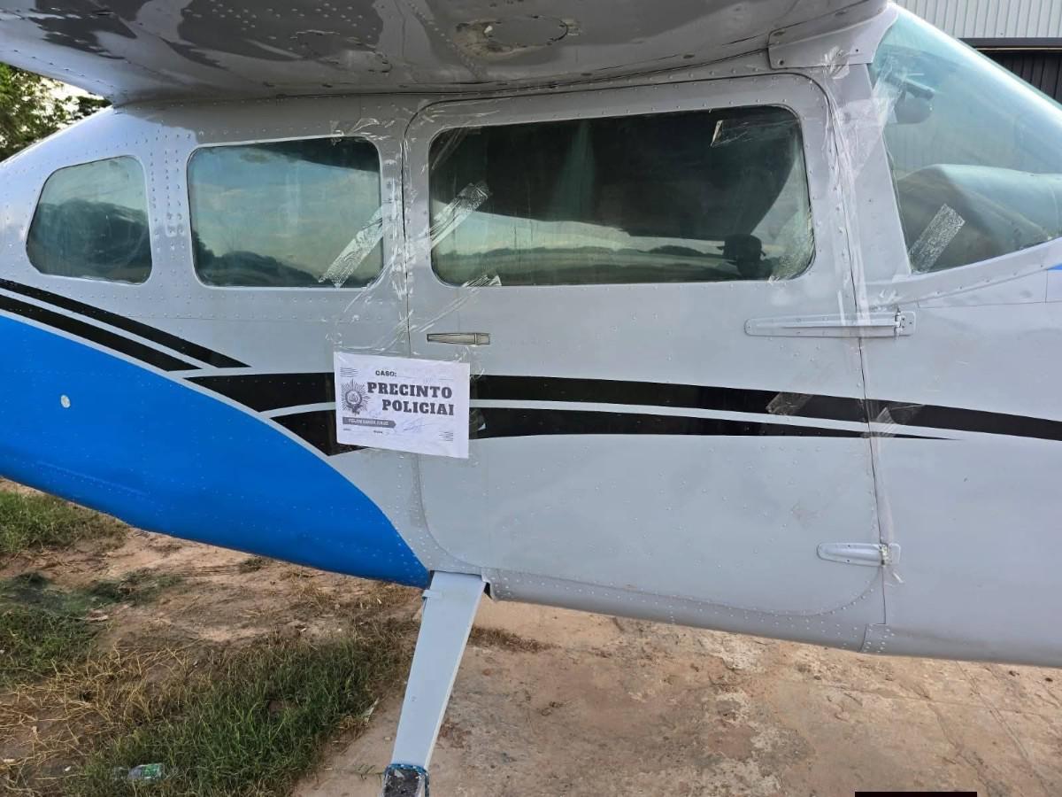 Vista frontal de una de las avionetas