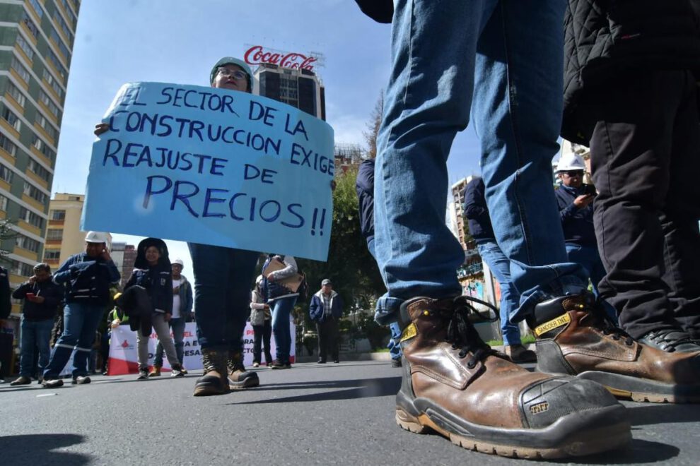 Protesta de empresas constructoras