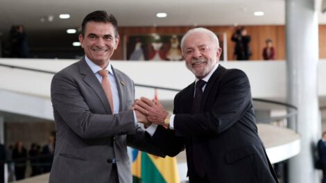 El presidente de Brasil, Luiz Inácio Lula da Silva, y el Presidente de Bolivia Rodrigo Paz
