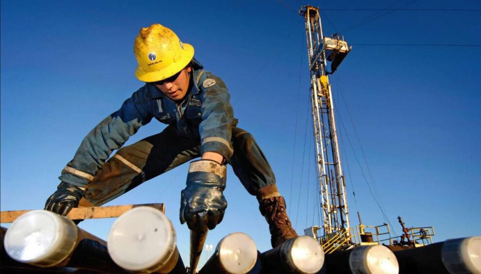 trabajadora petrolera