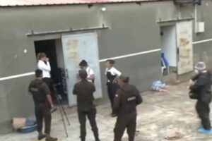 agresor fue aprehendido y actualmente se encuentra a disposición  del Ministerio Publico