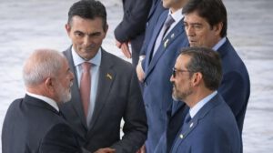 Camacho junto con Rodrigo Paz e Inacio Lula da Silva