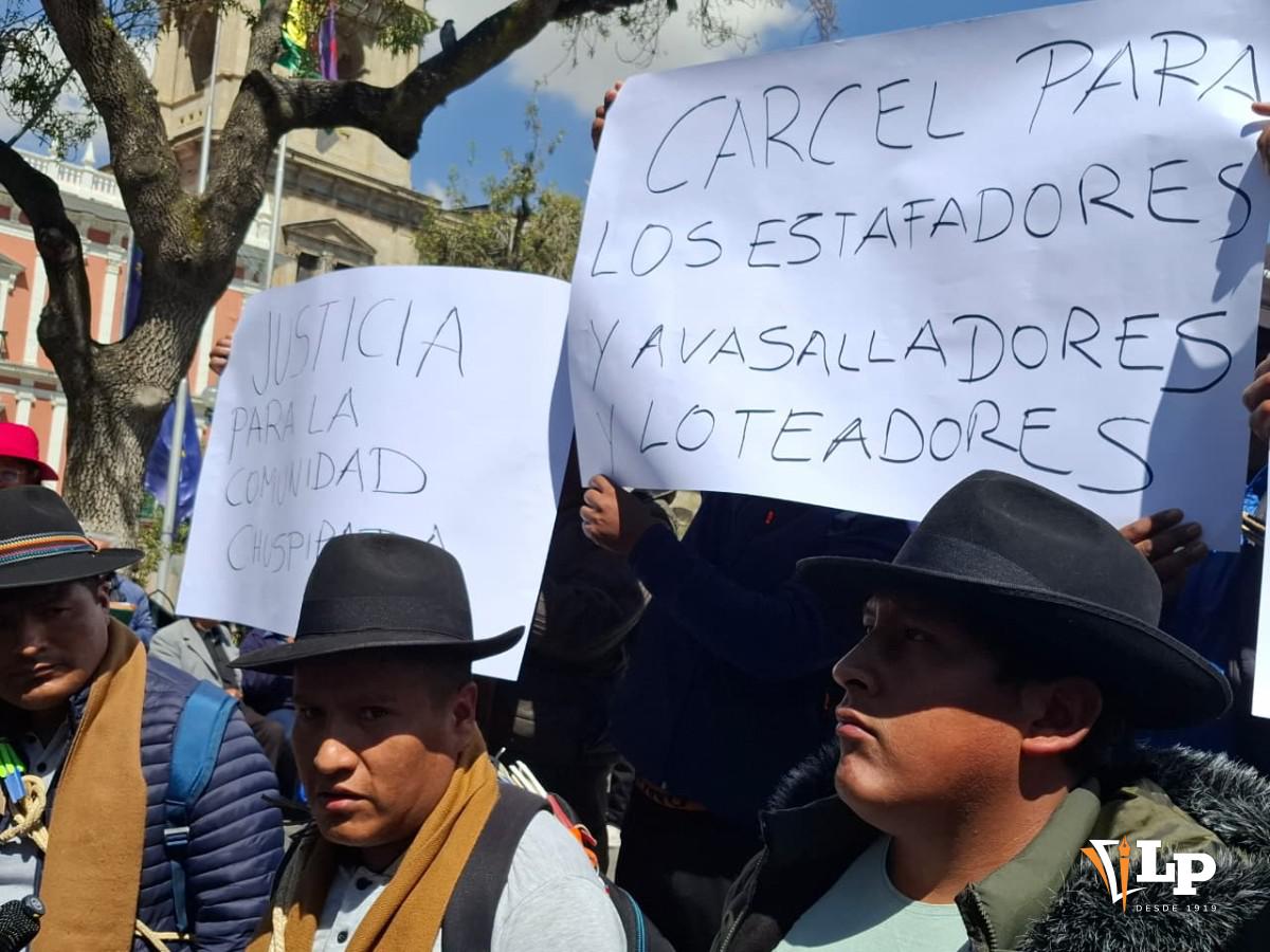 La movilización de comunarios de Chuspipata en Plaza Murillo