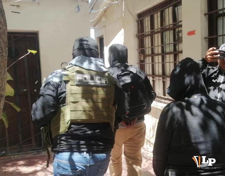 los dos sujetos conducidos a celdas policiales