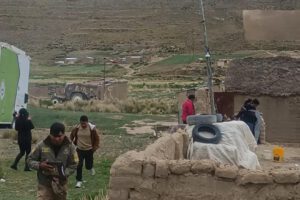 Los investigadores llegaron hasta la comunidad para levantar el cuerpo sin vida