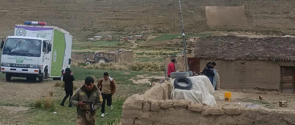 Los investigadores llegaron hasta la comunidad para levantar el cuerpo sin vida