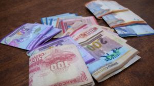 foto referencial del dinero sustraido